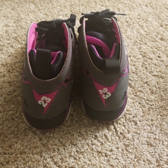 Air Jordan 7 Retro Valentine's Day size 2Y - Picture 2 of 3